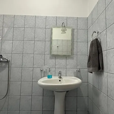 Neoria ساراندا