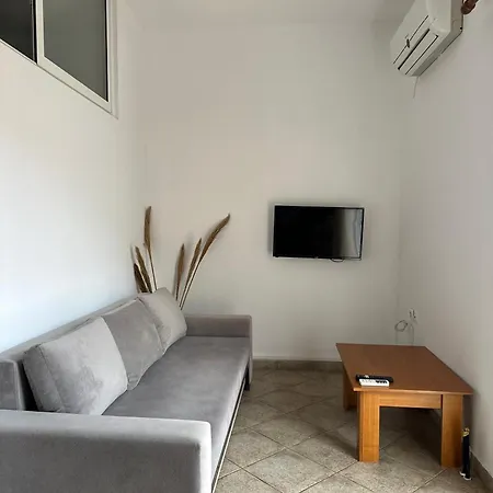 Neoria Sarande